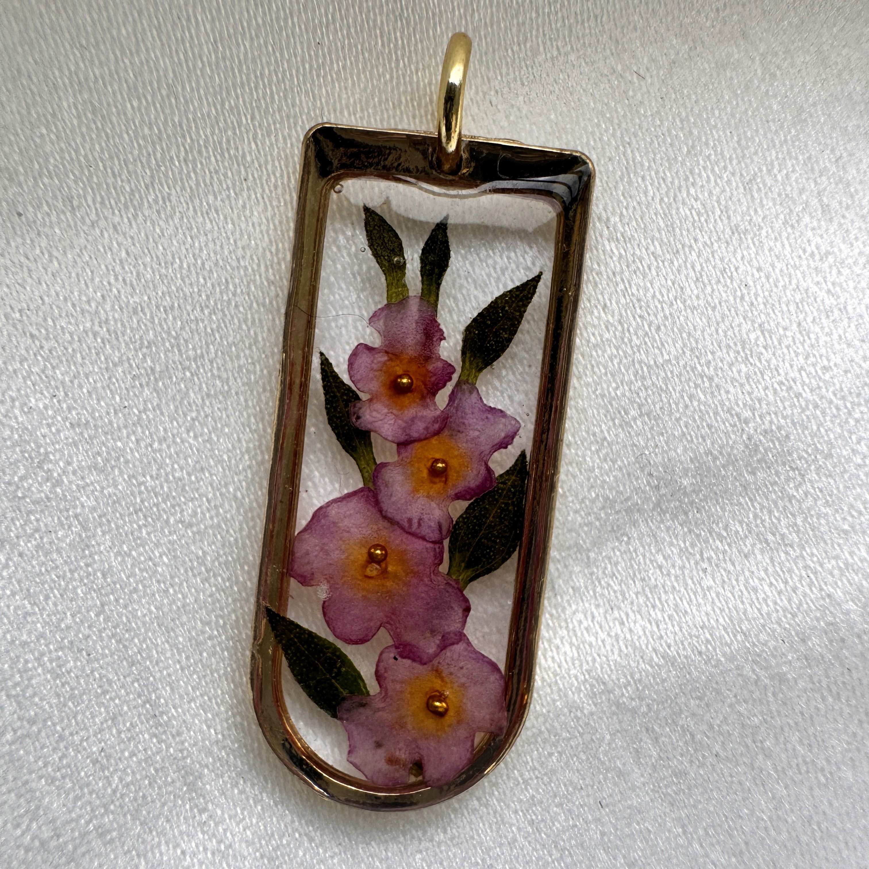 arch-bloom-pendant ear rings