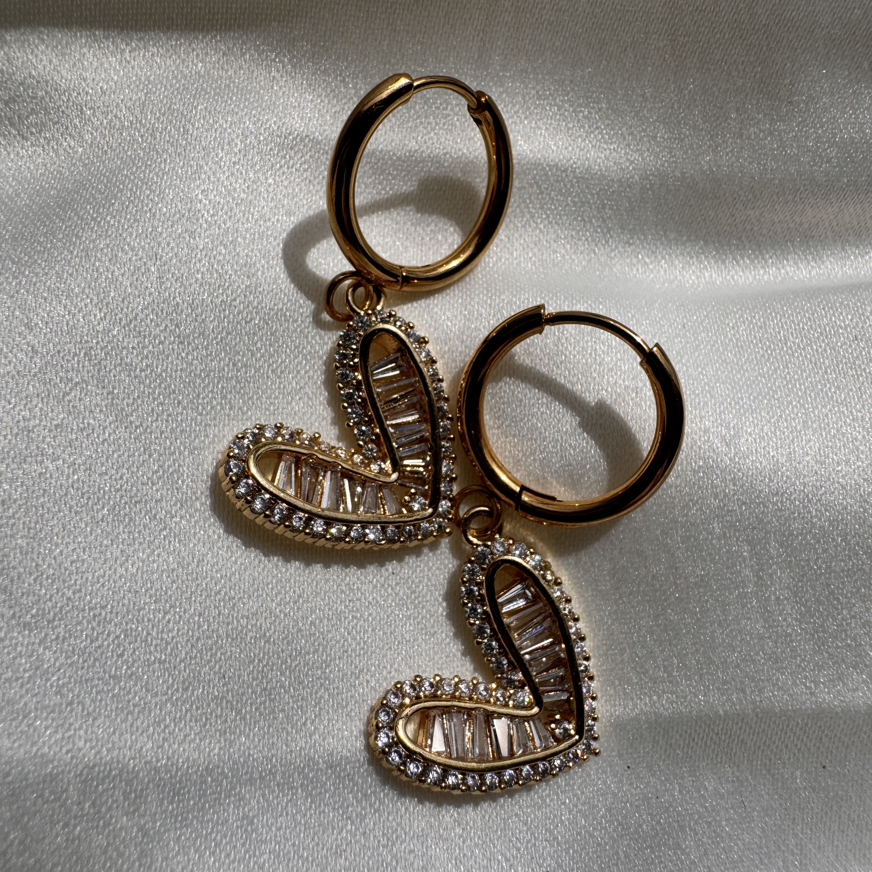 crystal-heartbeat ear rings