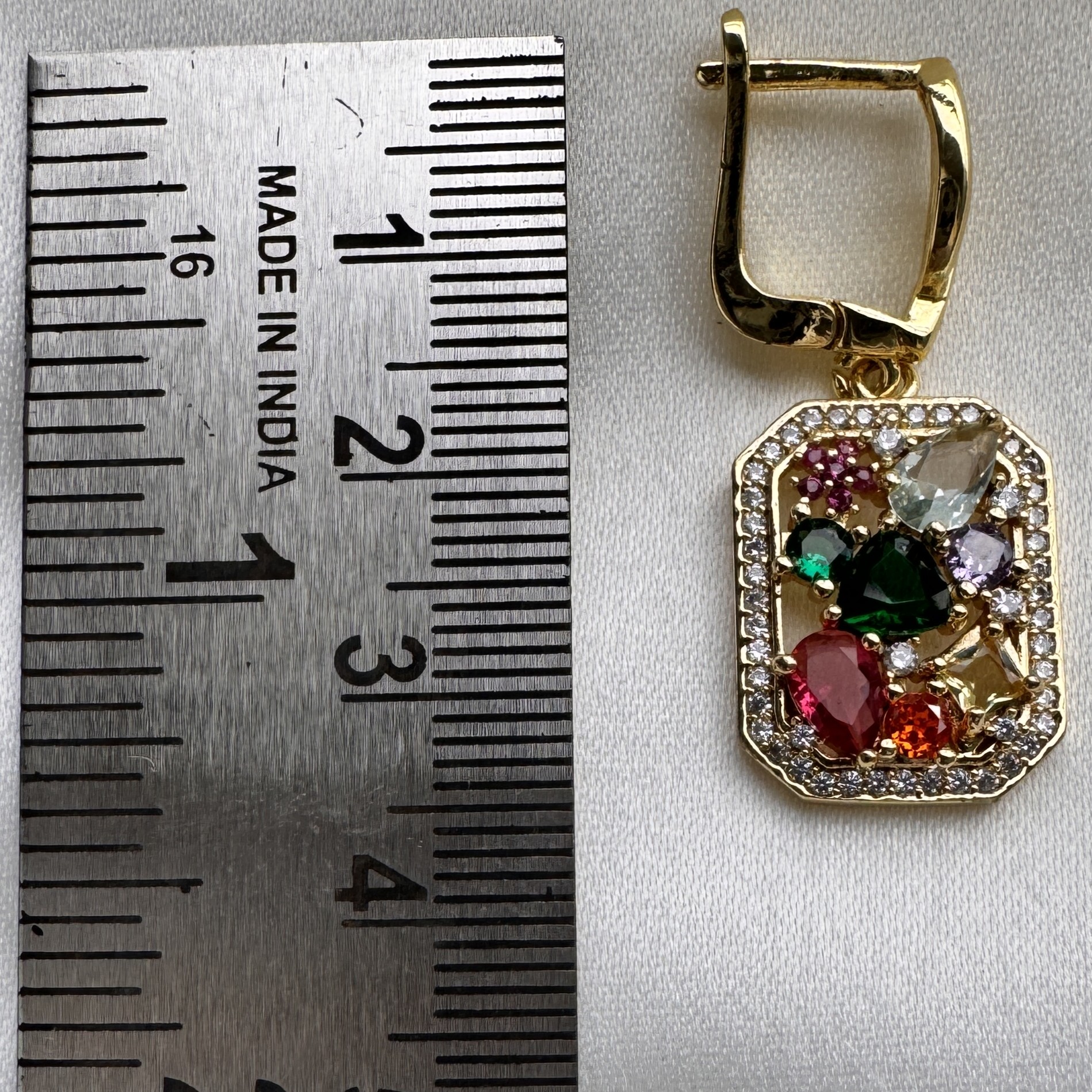 gem-parade ear rings